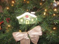 Glenda ornament-house noname
